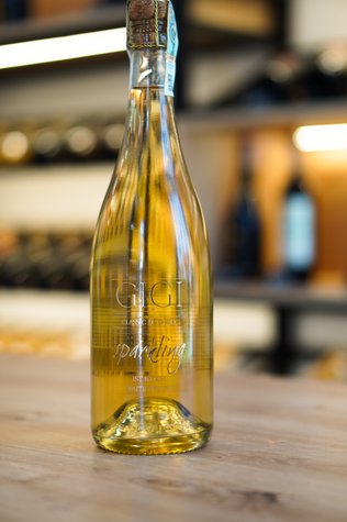 Вино GIGI Winery Sparkling, брют натюр біле 168 фото